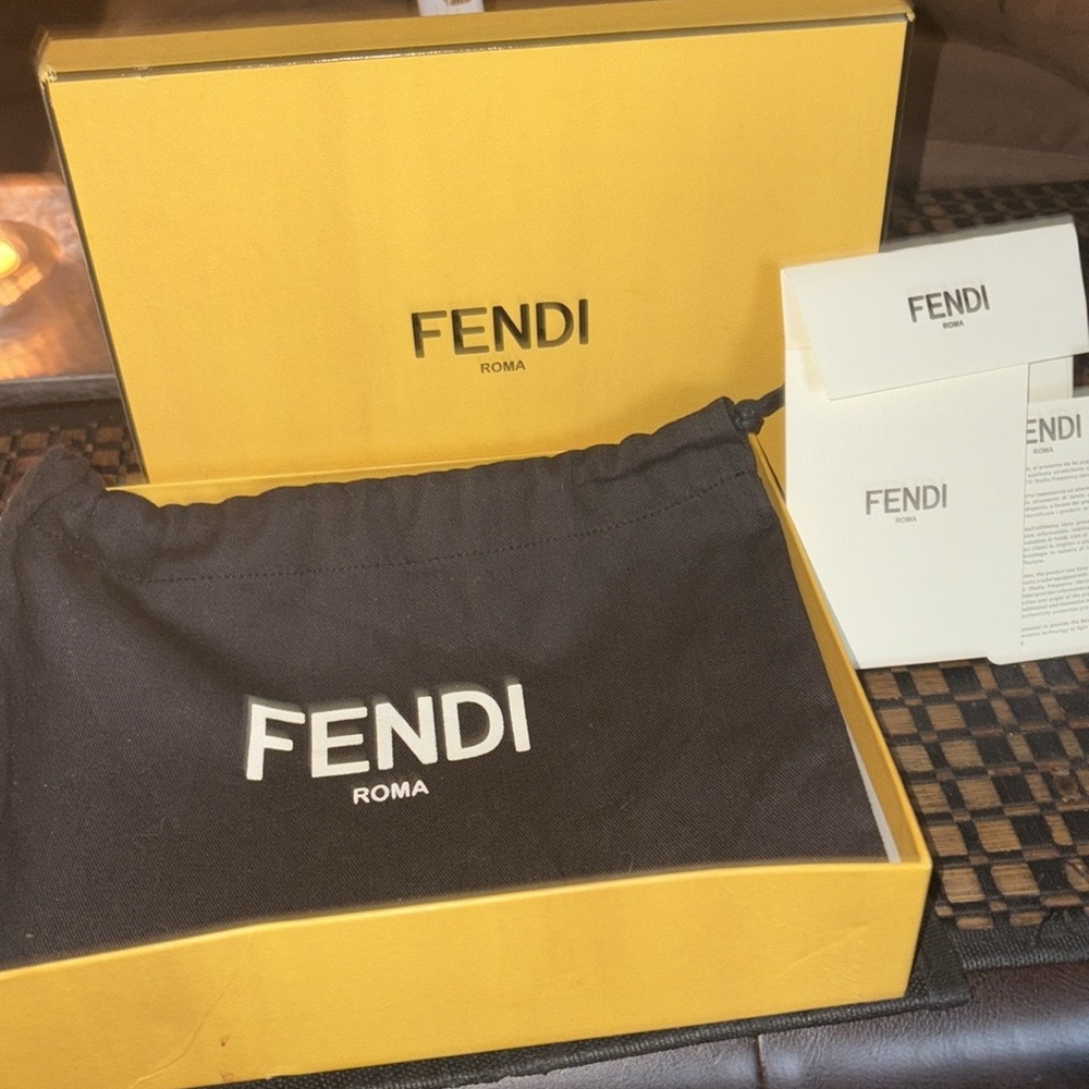 🔥SOLD🔥💎Authentic,FENDI WRISTLET OR POUCH Comes w/ box and 
bag💎 - Picture 6 of 12